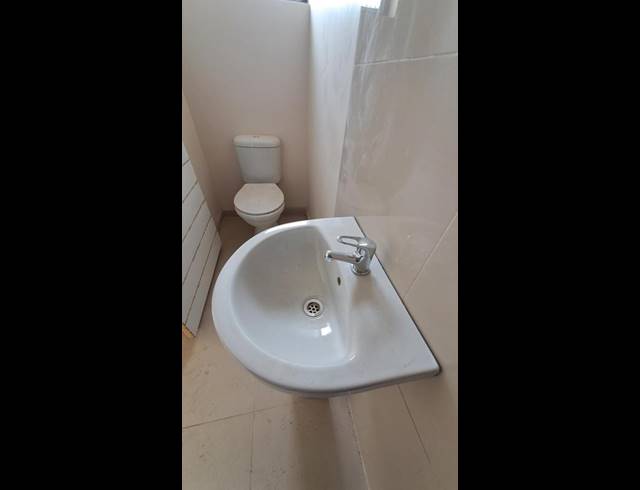 1 BEDROOM PROPERTY TO RENT IN NAZARETH